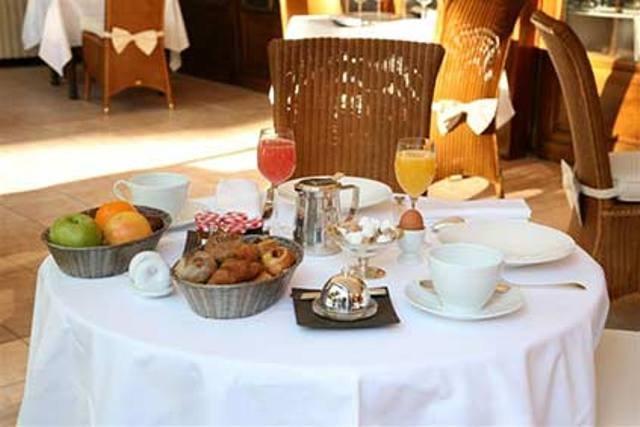 Hostellerie Du Royal Lieu Compiègne Restaurant foto